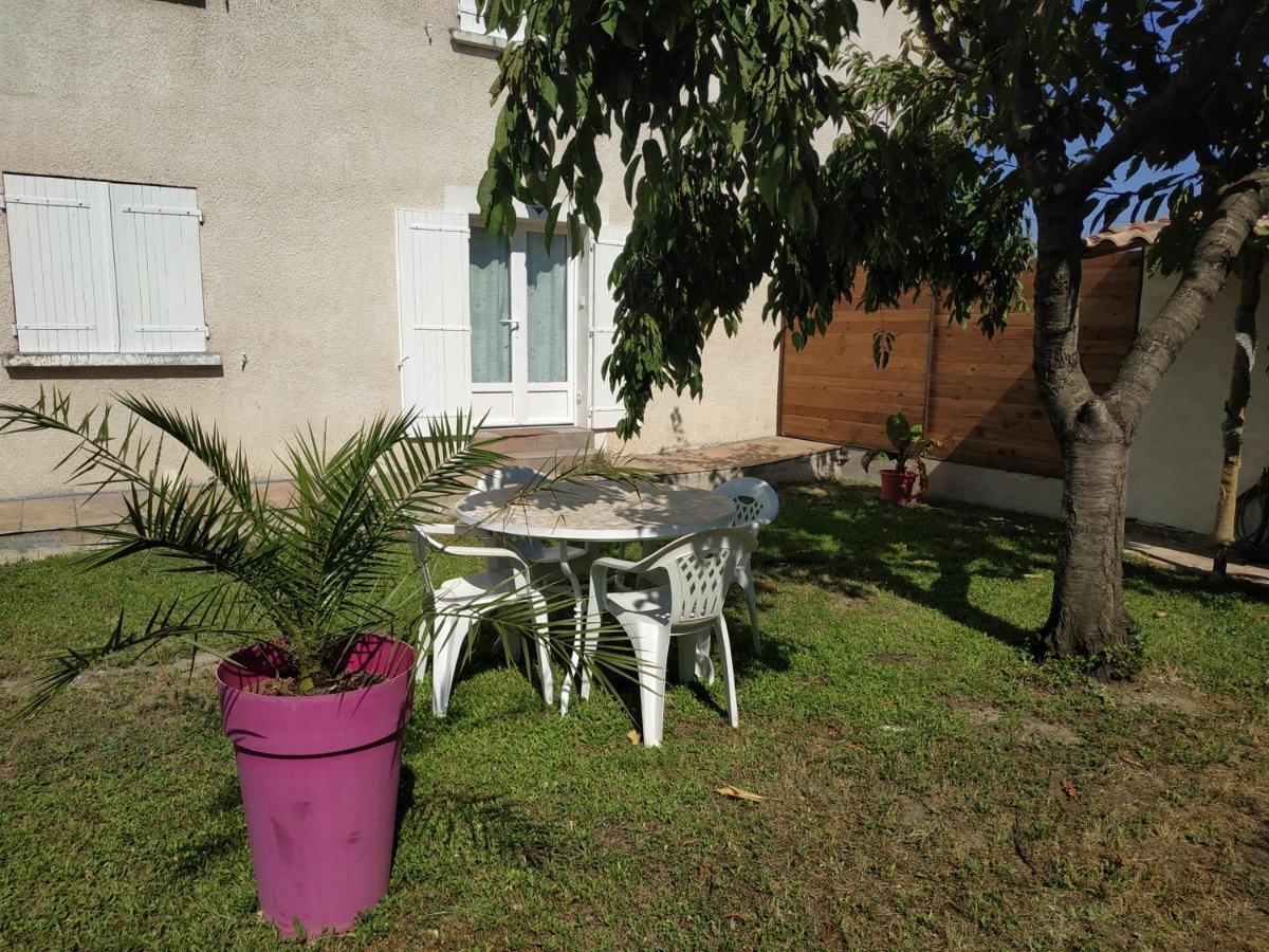 Appart 28M2 Avec Jardin Et Parking Prives, Chambre Separee Milhaud Luaran gambar